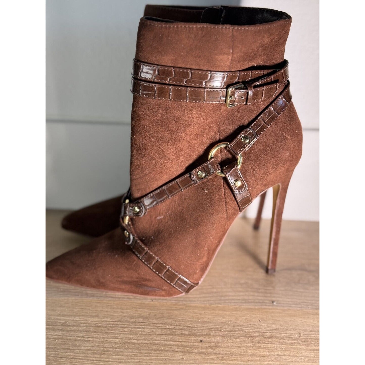 eBay Product Description: Jennifer Lopez Collection Women's Brown Suede Heels