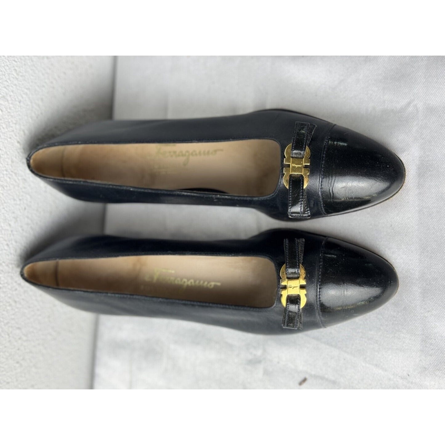 Salvatore Ferragamo Vara Bow Pumps Women’s 5 Black Leather Gold Detail