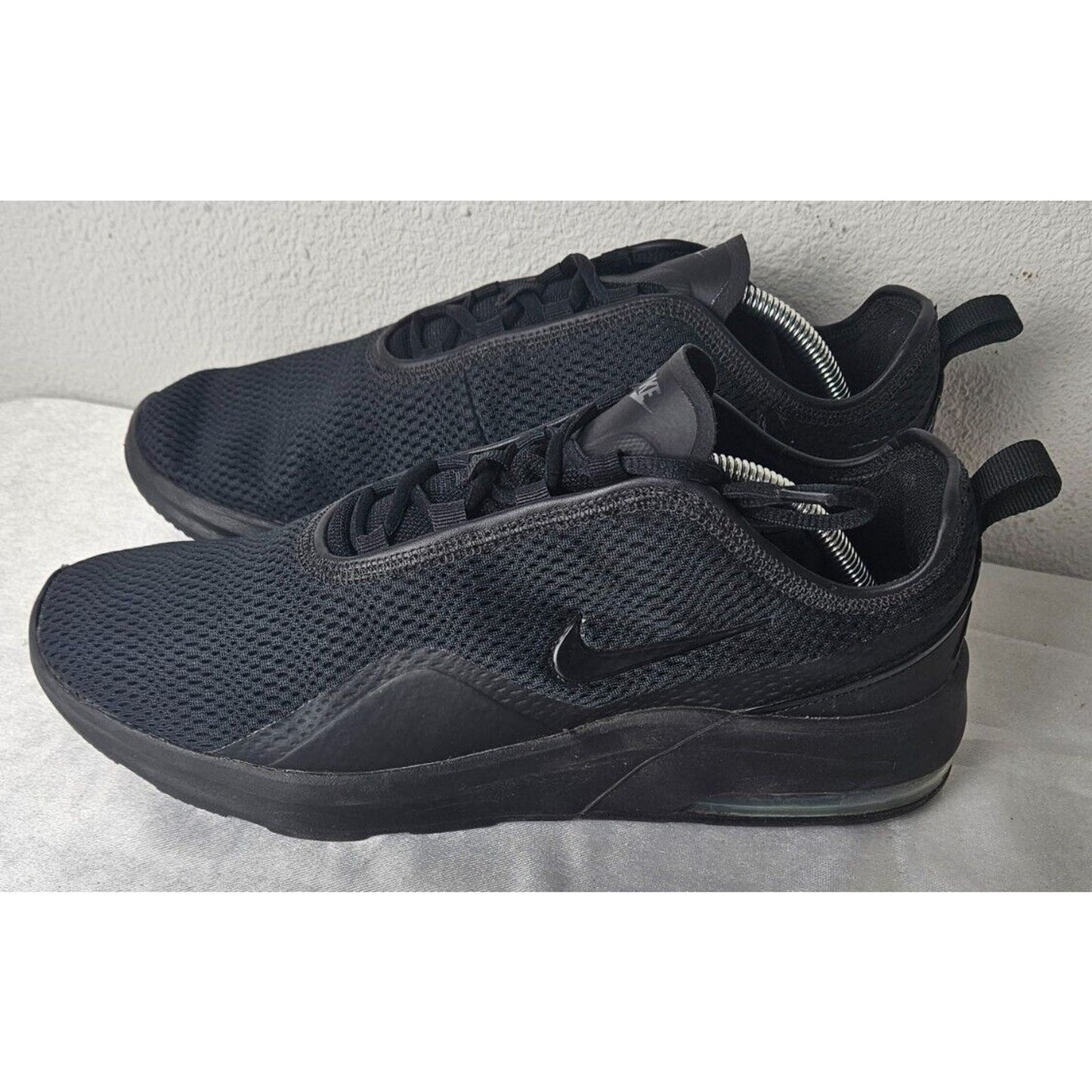 Nike Air Max Oketo Men's Size 11 Black All-Black Sneakers