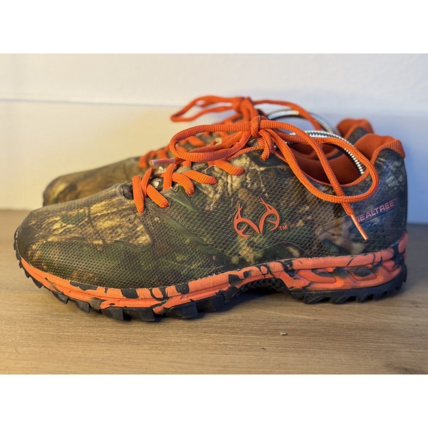 RealTree Outfitters Orange Camouflage Sneakers – Men's Sz 9 (4E Wide) – Hunting