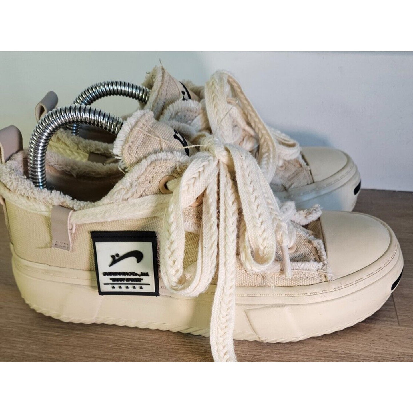 GRN Joysports Distressed Canvas Sneakers Women’s Size 6 Beige Fuzzy Chunky Sole