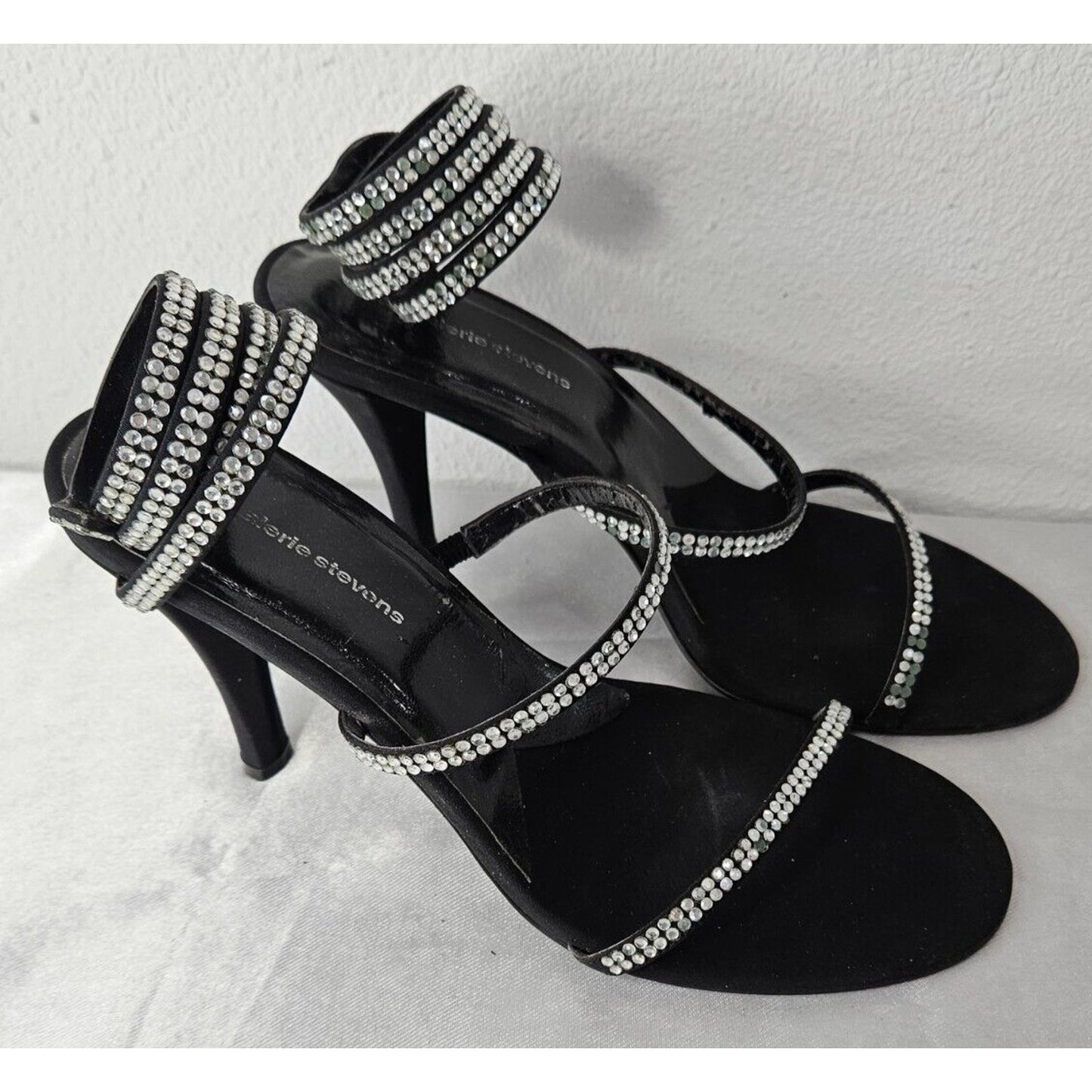 Valerie Stevens Charmer Black Rhinestone Sandals Women’s 7.5 Strappy Heels