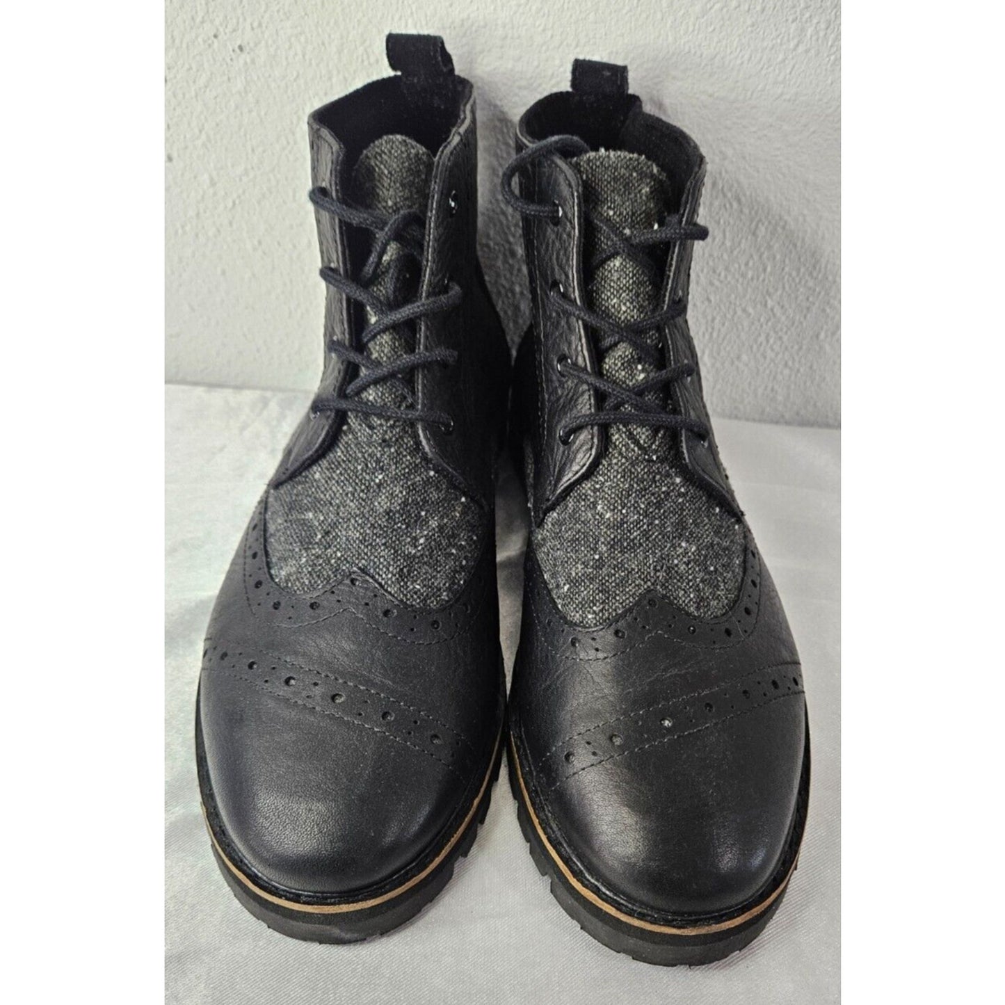 TOMS Men's Black Leather Tweed Wingtip Brogue Boots M 10.5 Gently Used