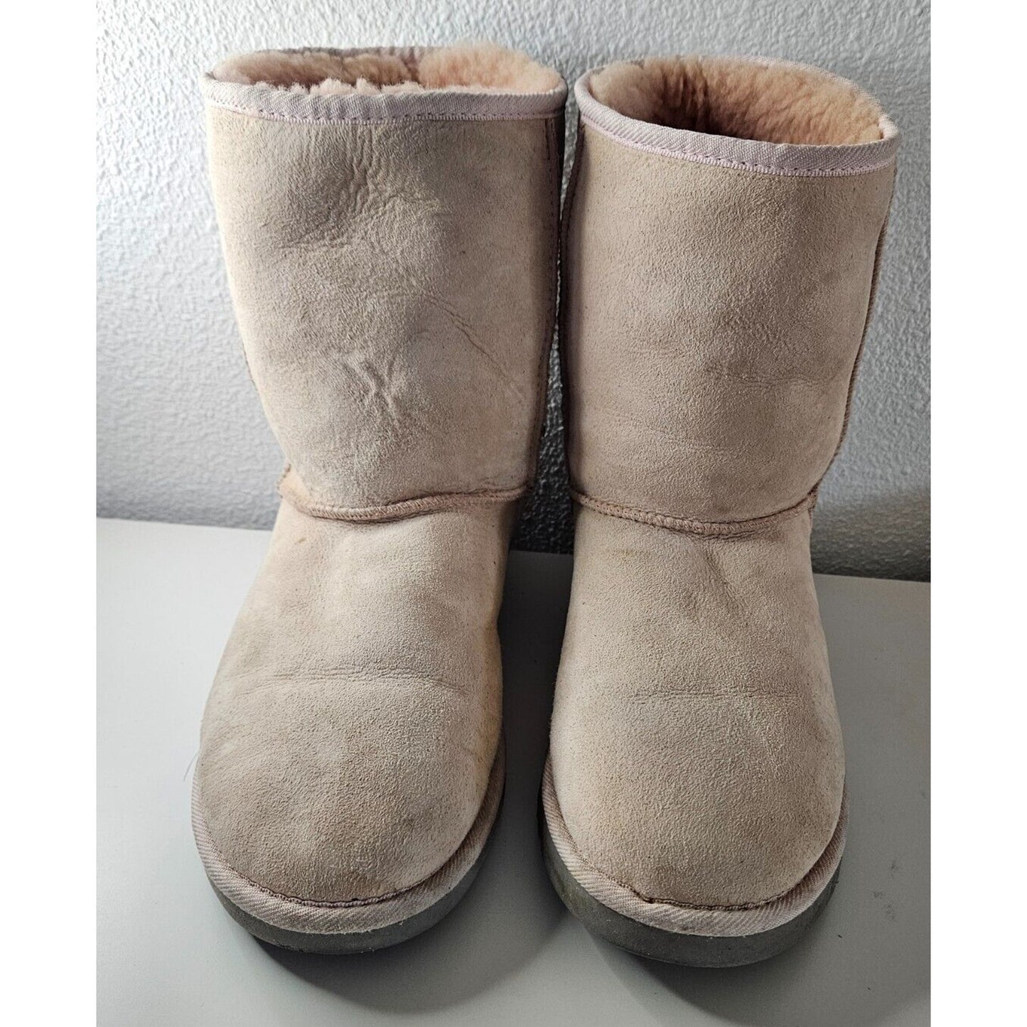 UGG Classic Short II Chestnut Boots Womens Size 10 NICE