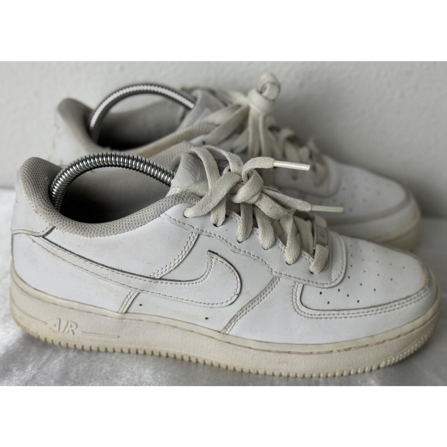 Size 8.5 - Nike Air Force 1 Low '07 White