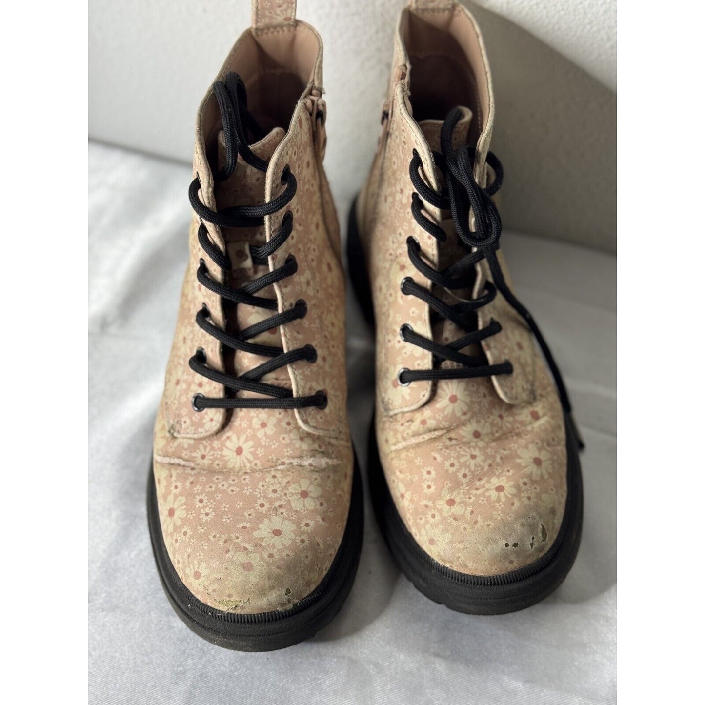 Floral Print Combat Boots Women's Size 5 Lace-Up Chunky Sole Daisy Design | Twin