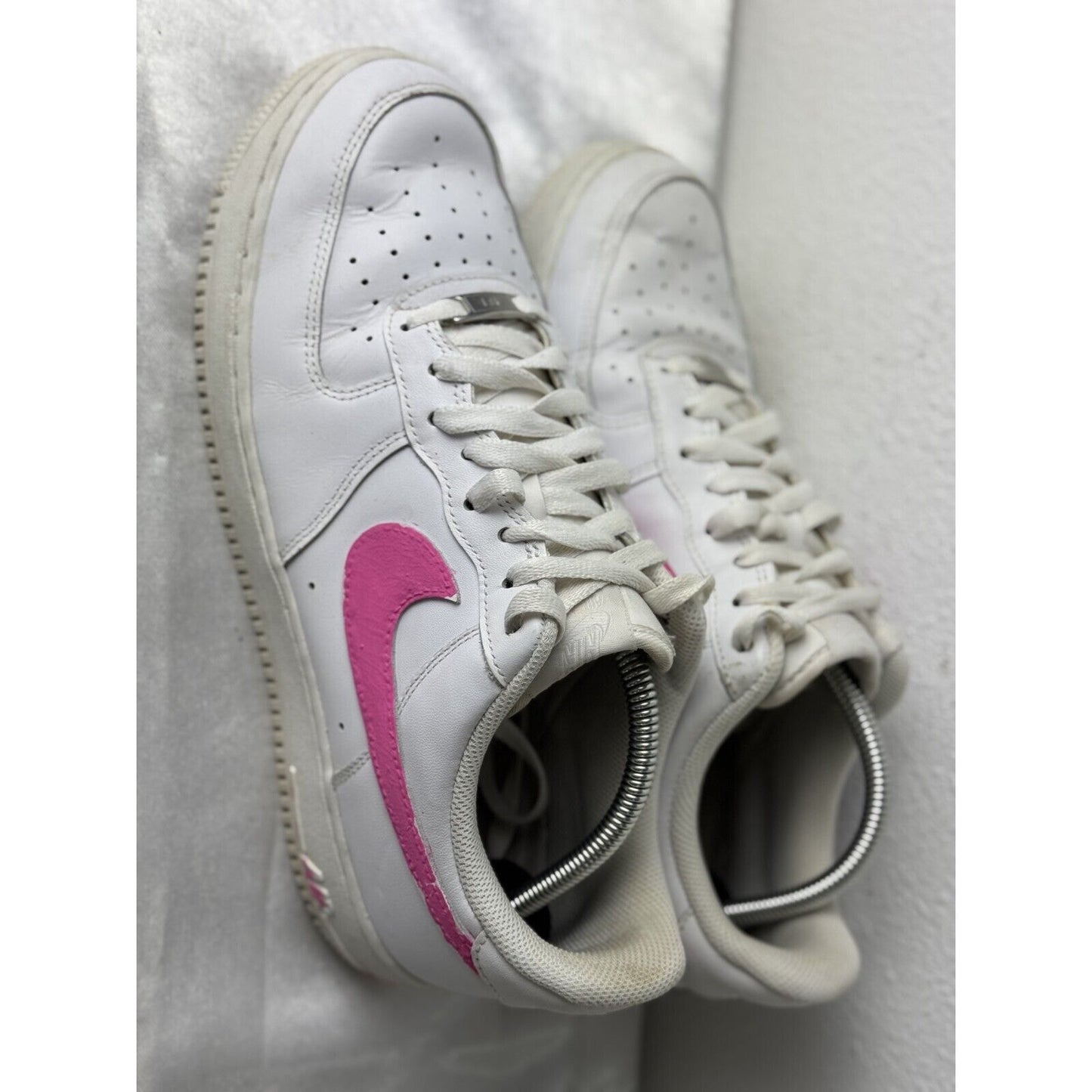 Nike Air Force 1 '07 Low Men’s Size 10 White Pink Camo Swoosh Sneakers