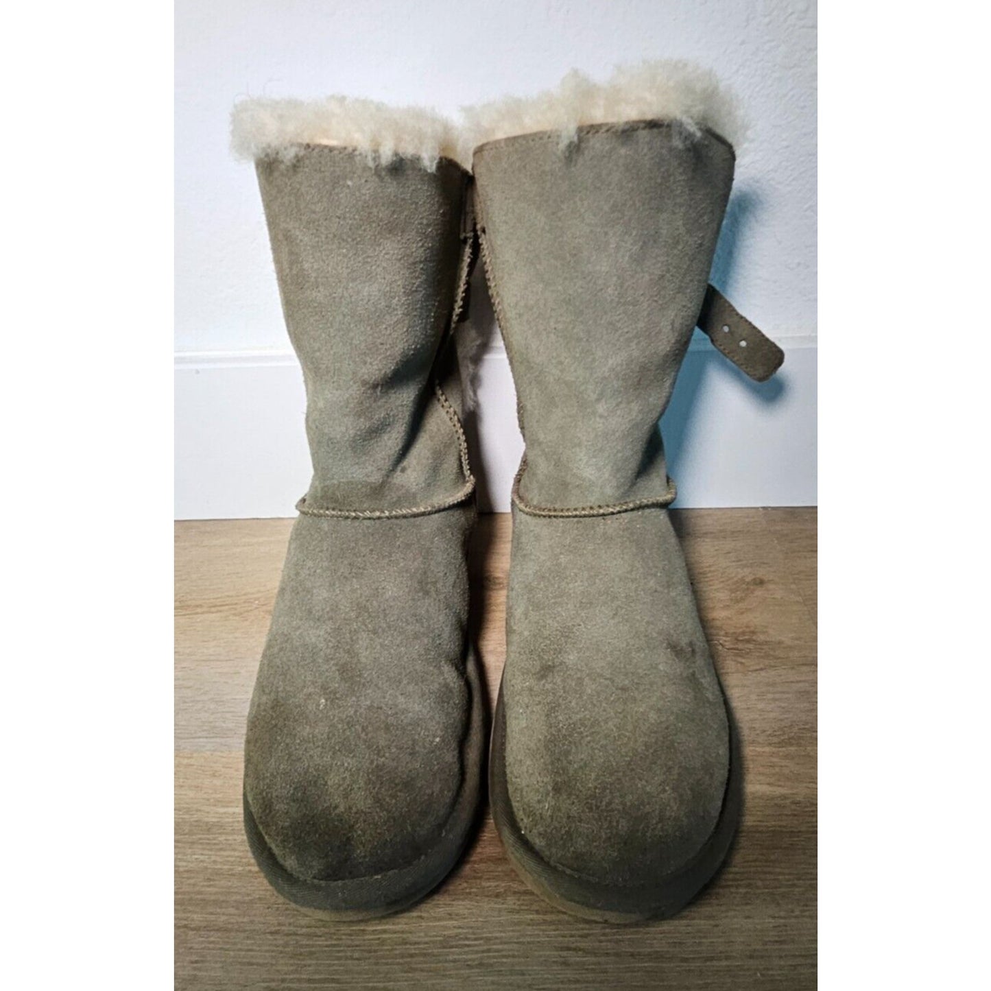 Koolaburra by UGG Women’s Suede Shearling Boots Size 6 Chestnut Brow