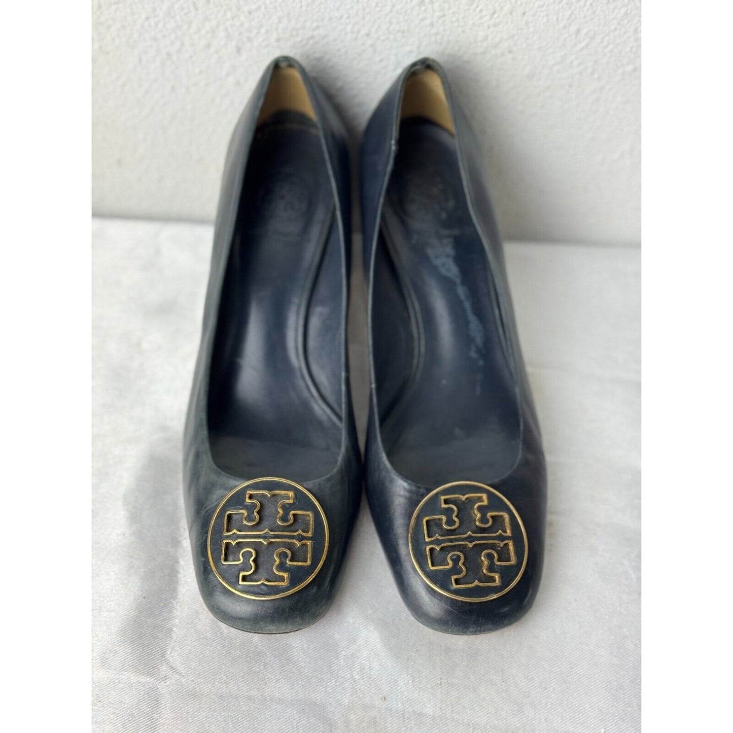 Tory Burch Logo Medallion Pumps Black Leather Women's 7.5M Classic Block Heel