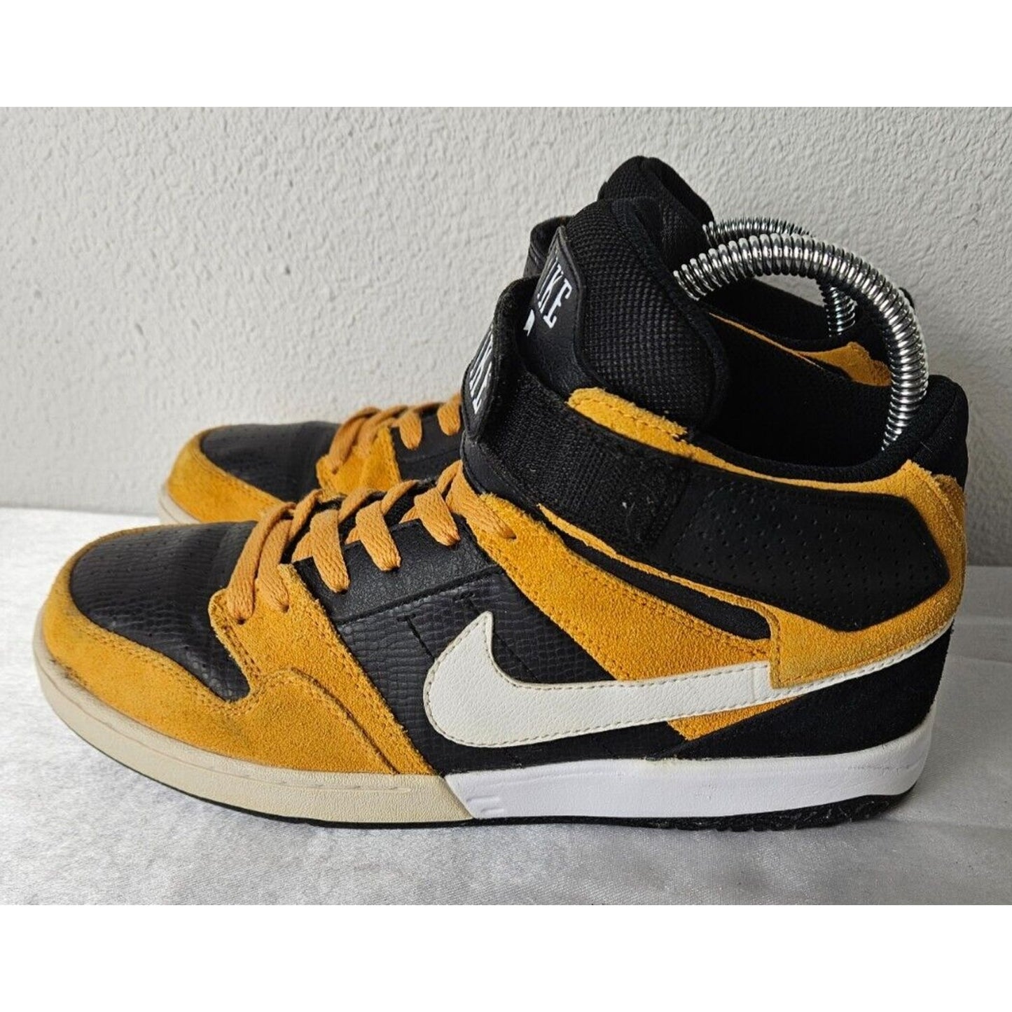 Nike Zoom Air High Top Sneakers Men’s 8.5 Black Yellow Retro Style