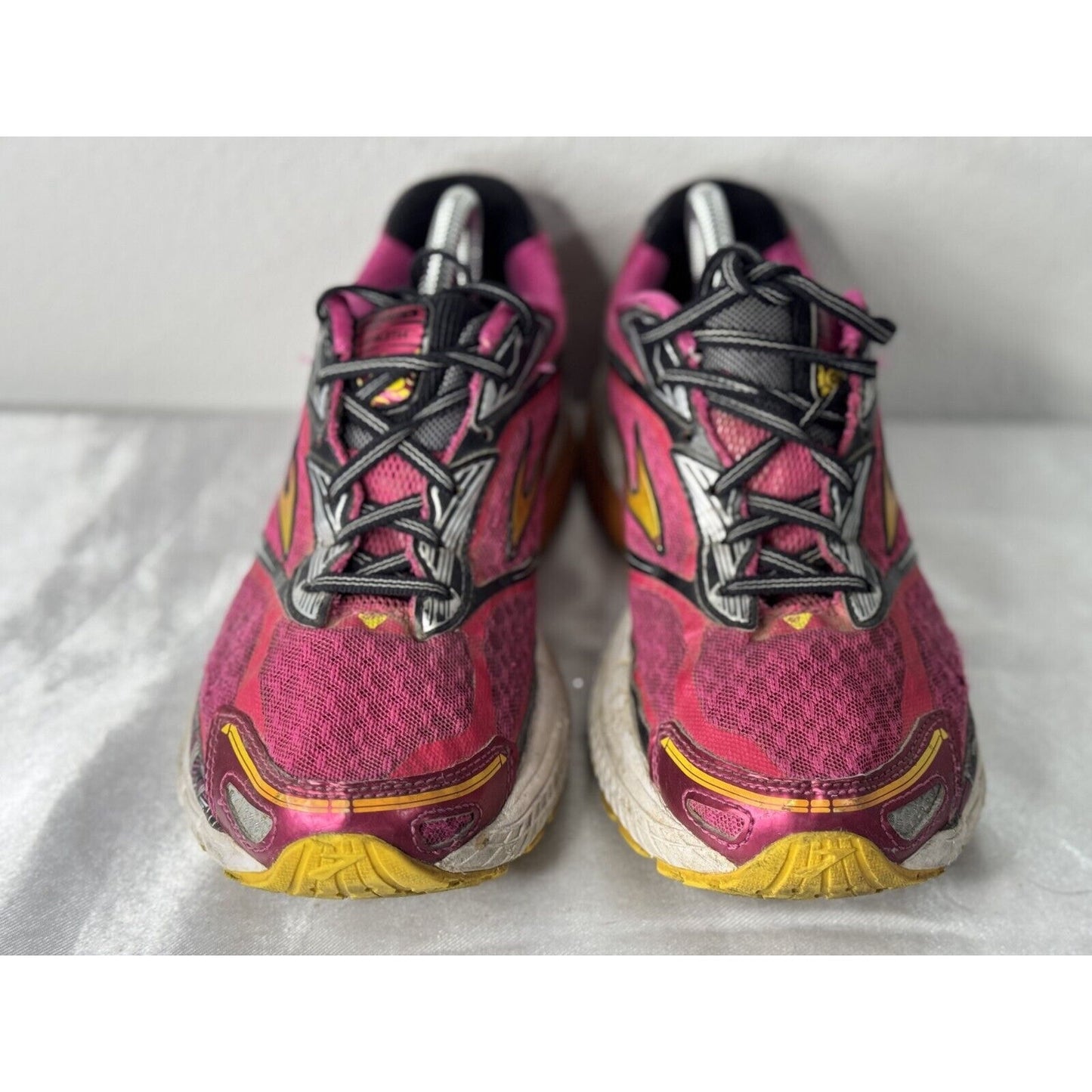 Brooks Ghost 7 Women’s Size 8 Pink Yellow Running Shoes Lightweight Cushioned