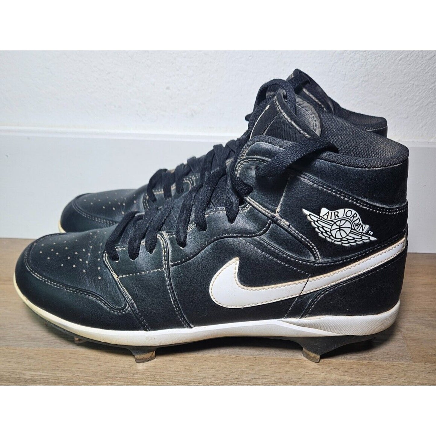 Nike Air Jordan 1 Retro MCS Cleats Black/White Men’s Size 10 - Gently Used