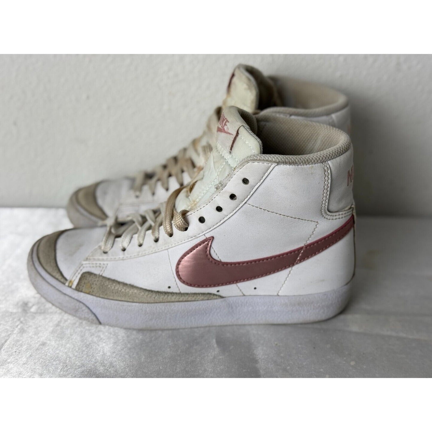 Size 5.5 - Nike Blazer '77 Vintage Mid Atomic Pink W