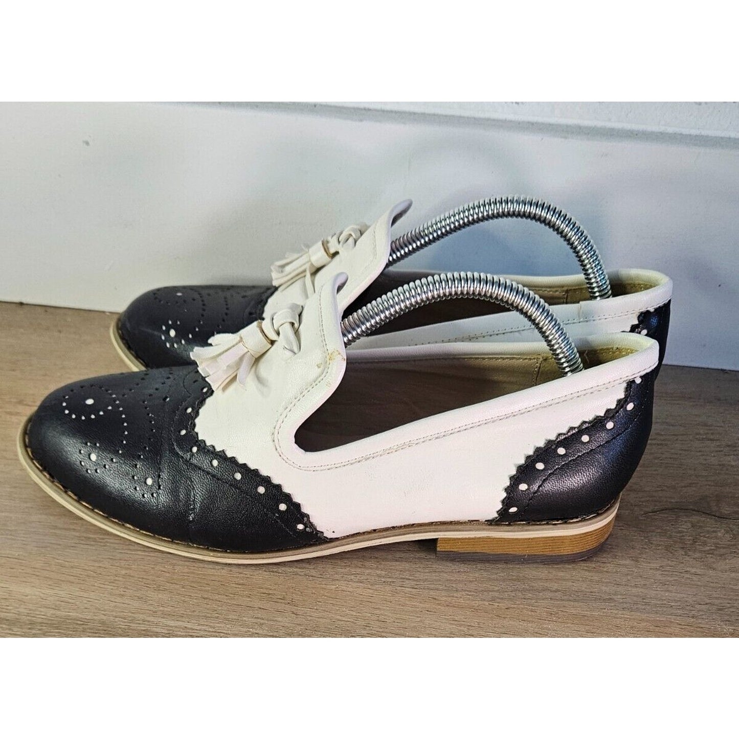 Unwanted Tassel Loafers Women's Size 6 | Two-Tone Black & White Brogue Design |