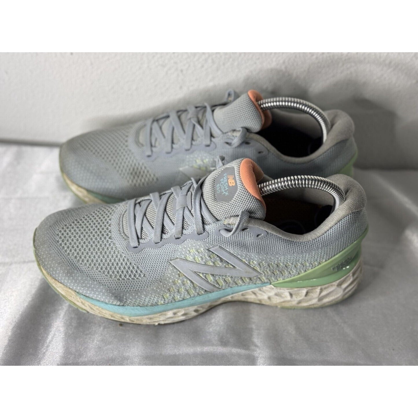 New Balance Fresh Foam 880 Women's Running Shoes Size 10B Gray Mint