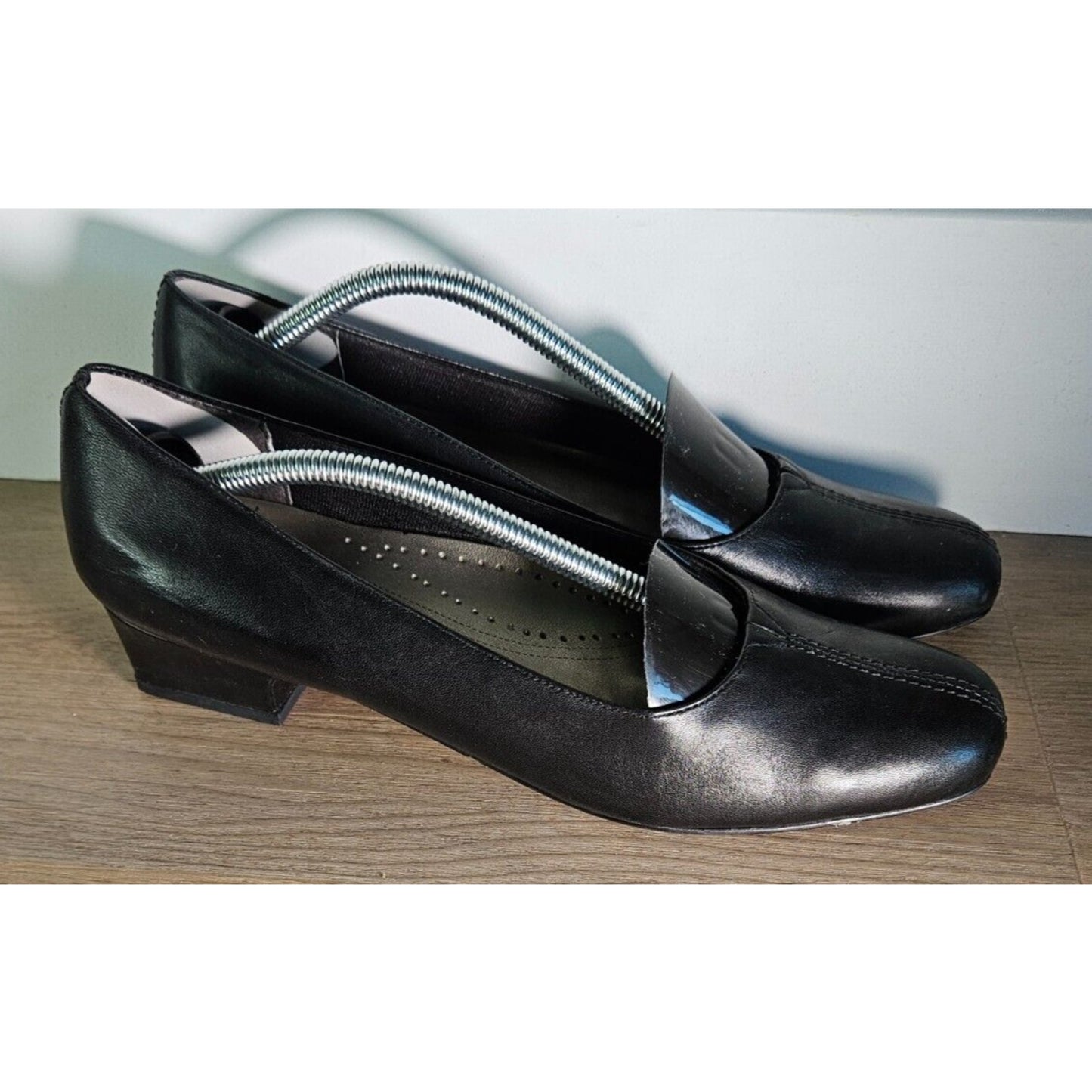 Women’s Black Leather Low Heel Dress Shoes Slip-On Square Toe Size 8