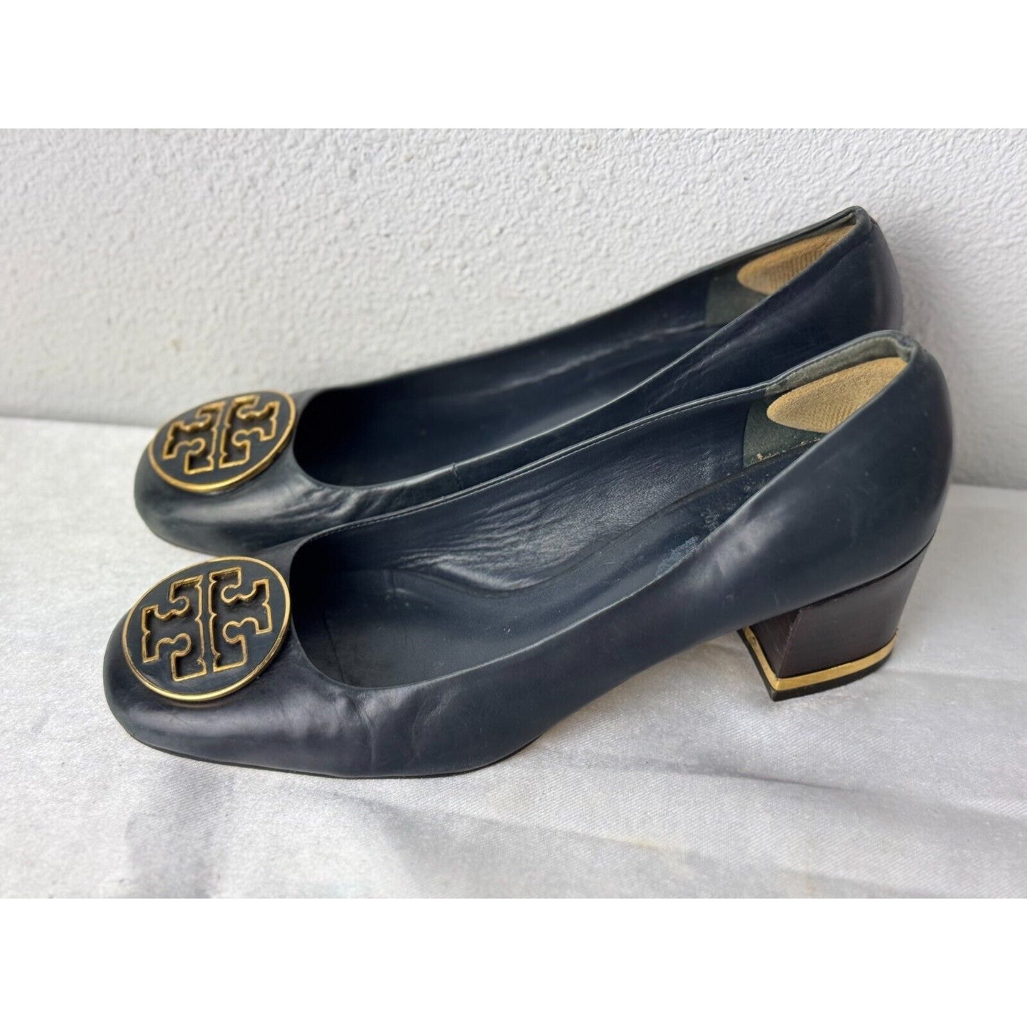 Tory Burch Logo Medallion Pumps Black Leather Women's 7.5M Classic Block Heel