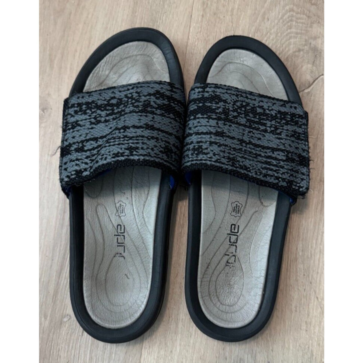 Hey Dude Slip-On Sandals Knit Black/Grey – Men’s Size 10 – Gently Used