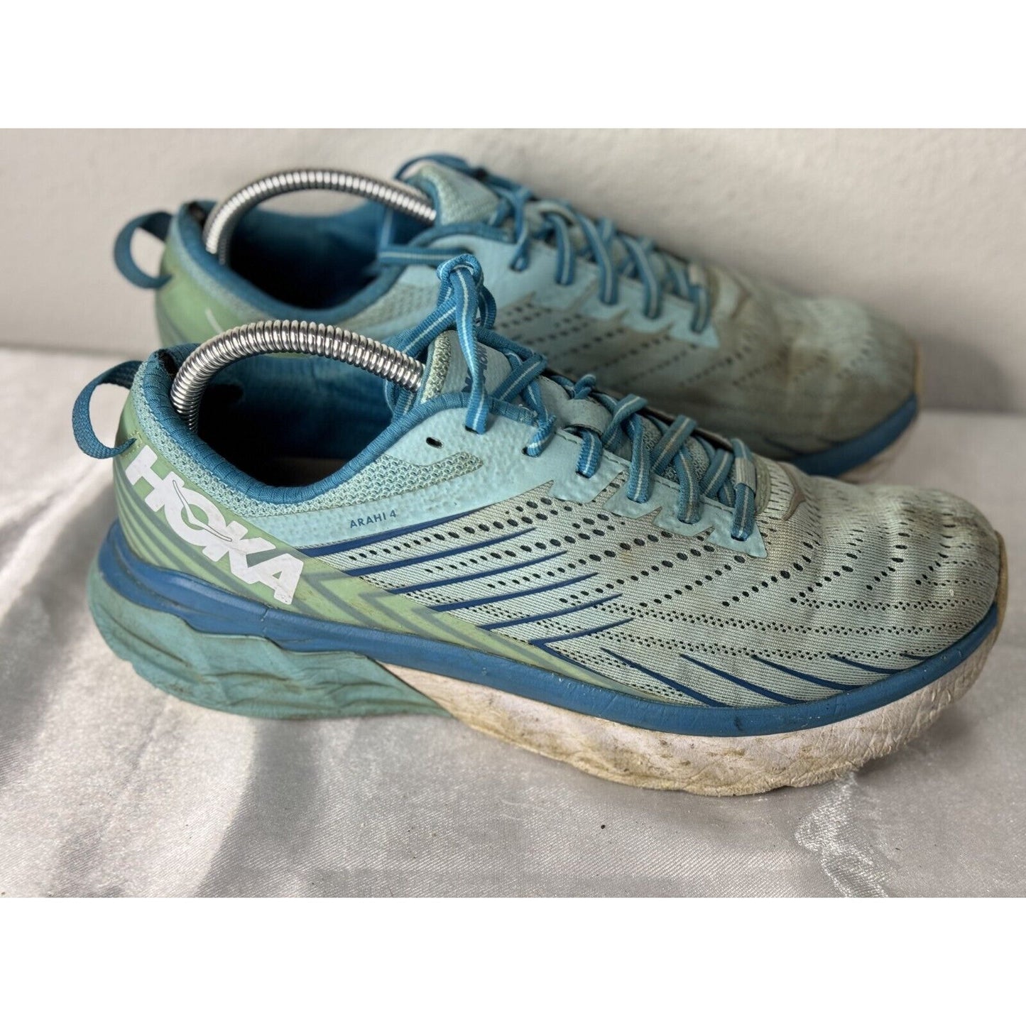 HOKA ONE ONE Arahi 4 Women’s Size 9.5 Turquoise Blue Lightweight Running