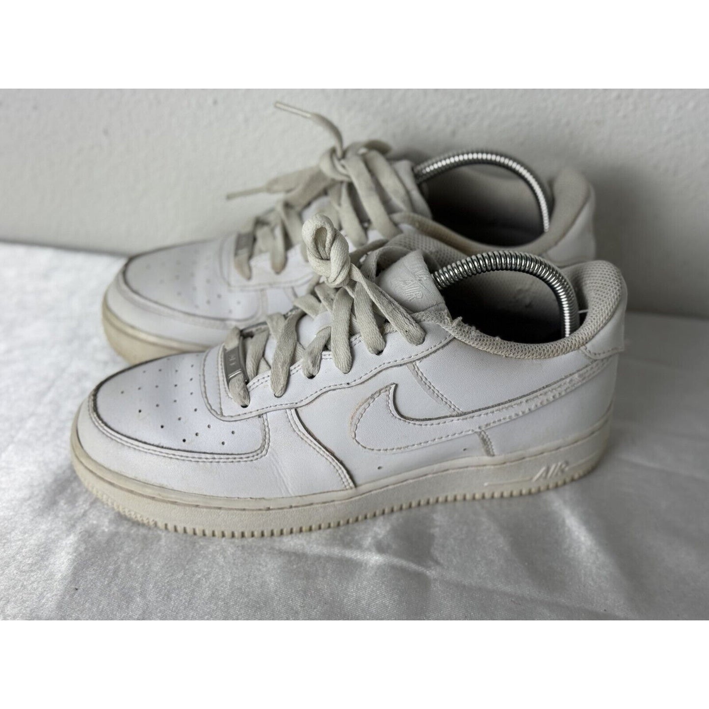 Size 8.5 - Nike Air Force 1 Low '07 White