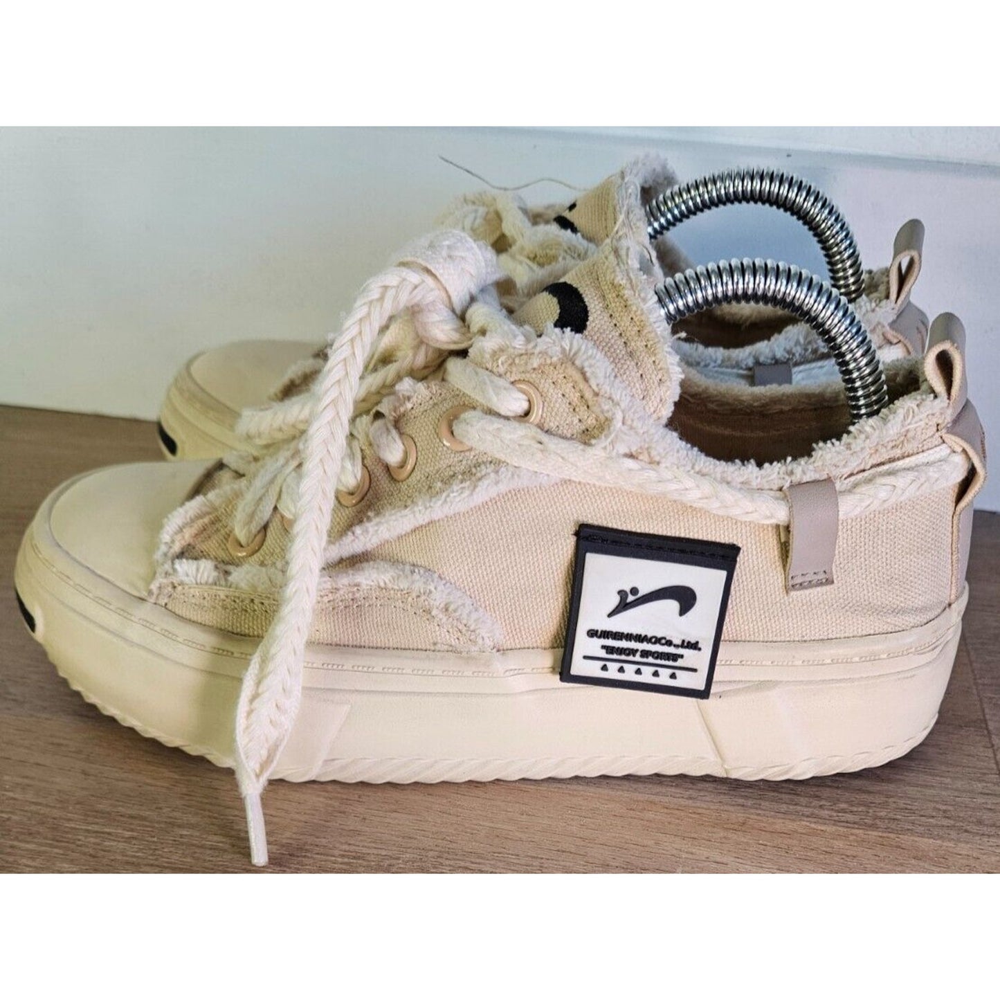 GRN Joysports Distressed Canvas Sneakers Women’s Size 6 Beige Fuzzy Chunky Sole