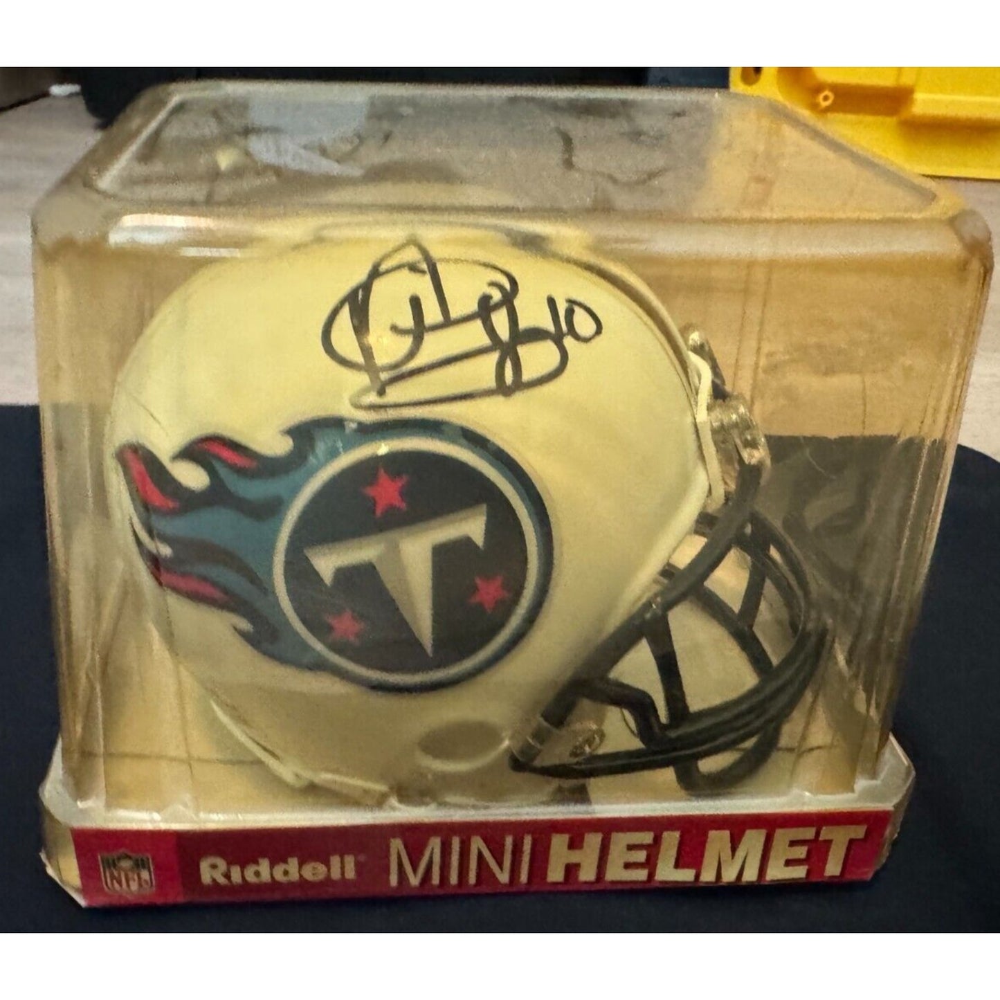 Vince Young Autographed Mini Helmet – Tennessee Titans #10 – Excellent Condition