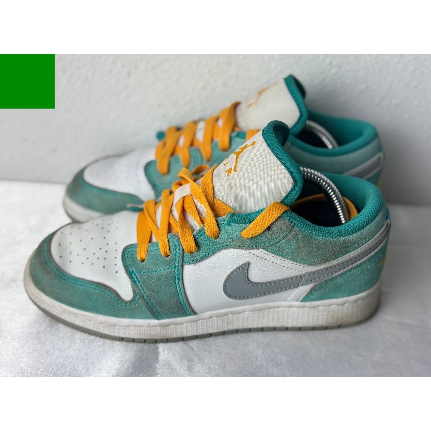 Nike Air Jordan 1 Low SE GS New Emerald White Teal Gold 5.5 Women's Sneakers