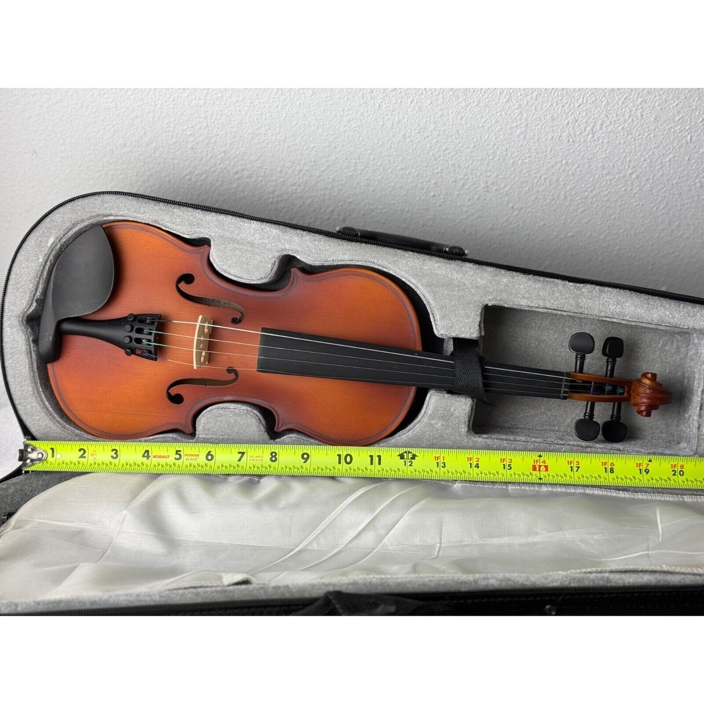 Mendini 4/4MV300 Solid Wood Satin Antique Violin