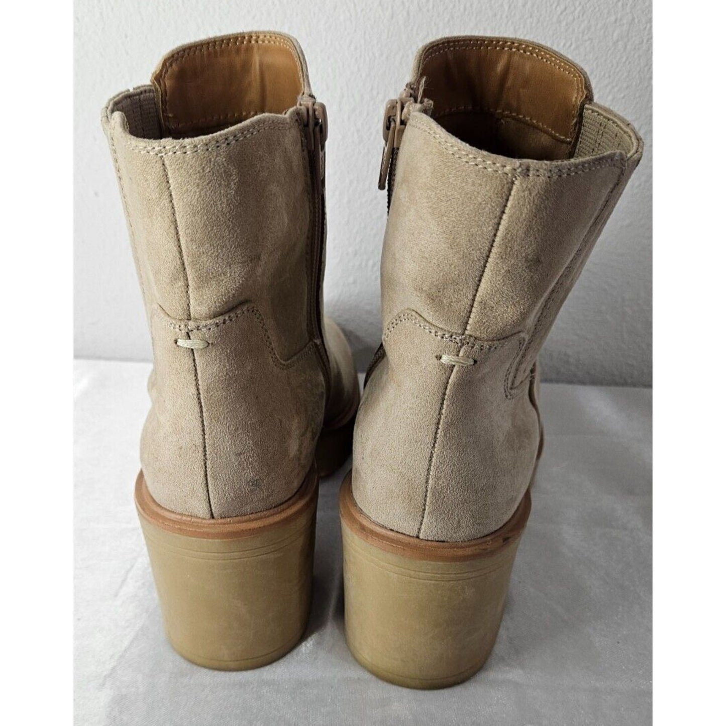 Universal Thread Tan Suede Block Heel Ankle Boots Women’s Size 8 Lug Sole Casual