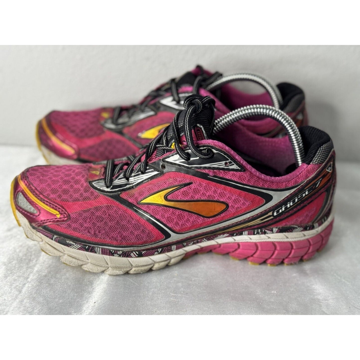 Brooks Ghost 7 Women’s Size 8 Pink Yellow Running Shoes Lightweight Cushioned