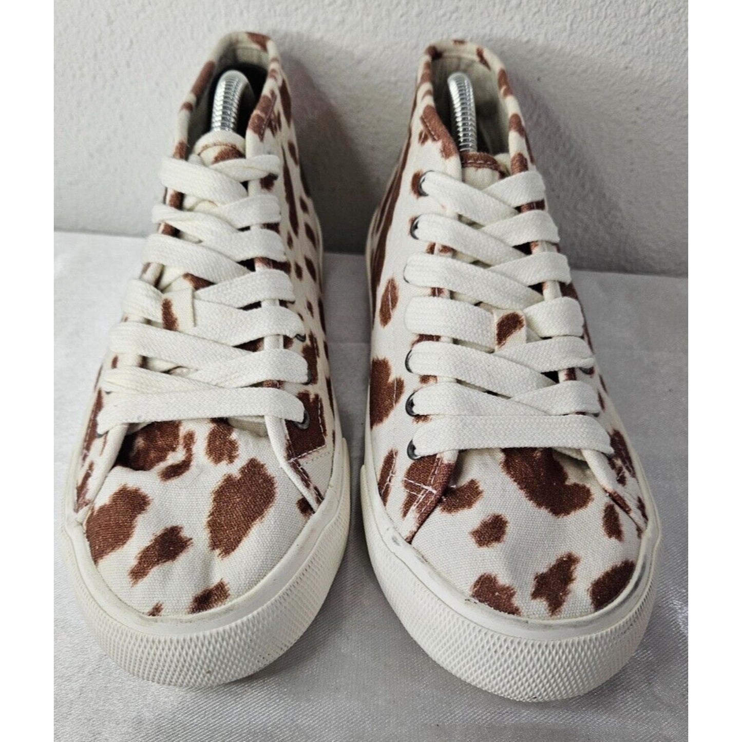 Billabong Parker Cow Print High-Top Sneakers Women’s Size 8 Trendy Casual Shoes