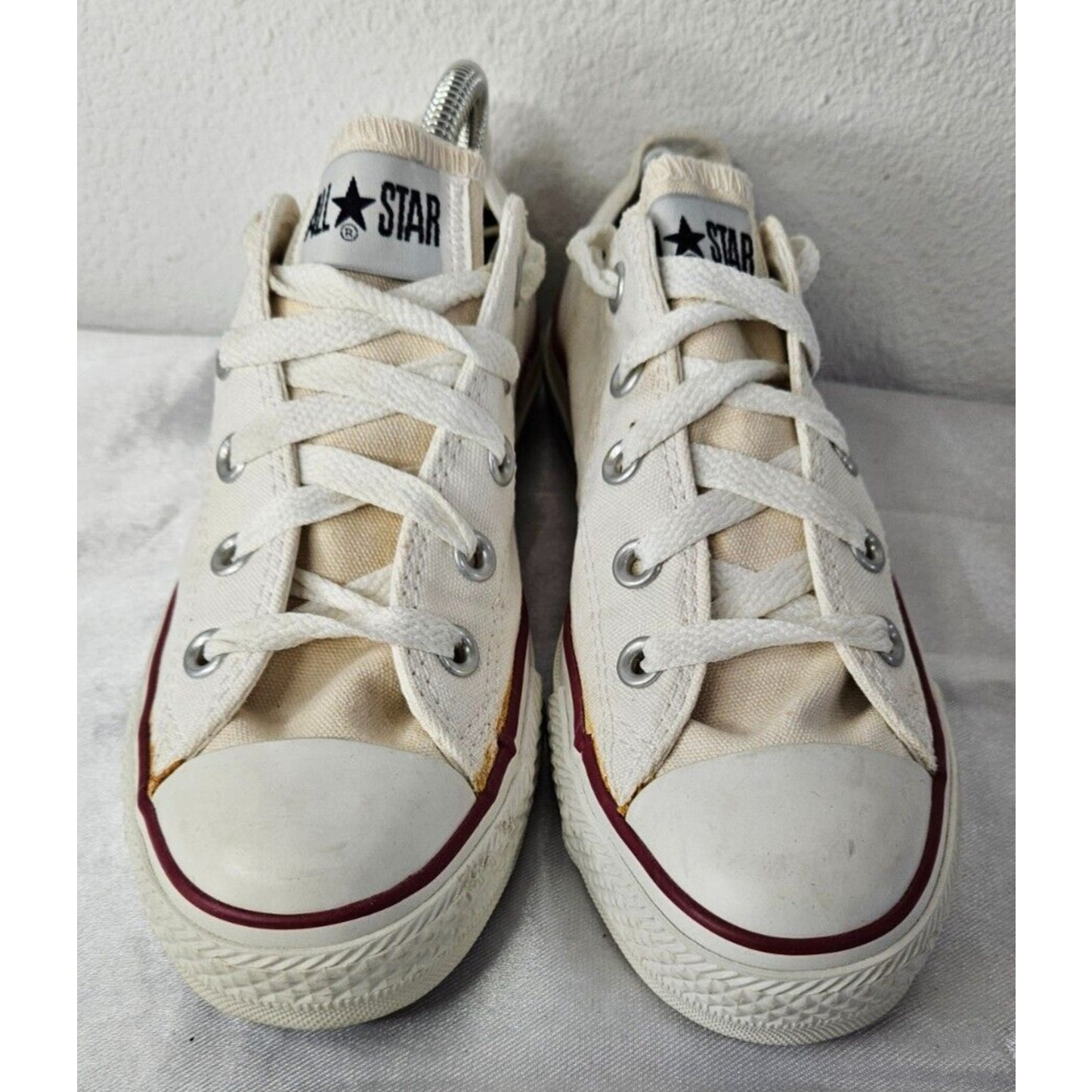 Converse Chuck Taylor All Star Low Top Sneakers White Women’s 6/Men’s 4 Canvas