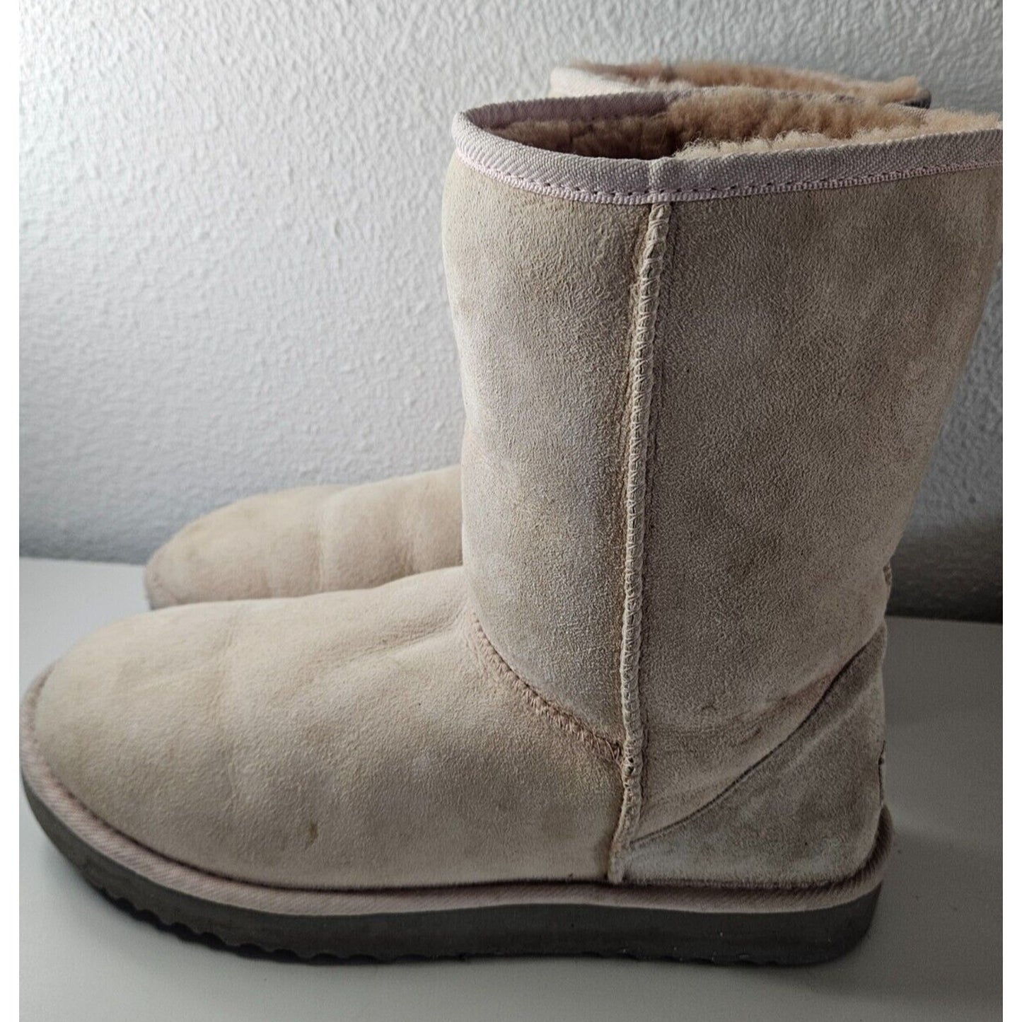 UGG Classic Short II Chestnut Boots Womens Size 10 NICE