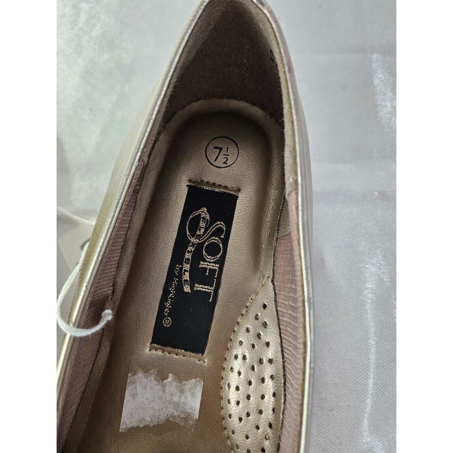 Soft Style by Hush Puppies Women’s Metallic Gold Pointed-Toe Flats Size 7.5