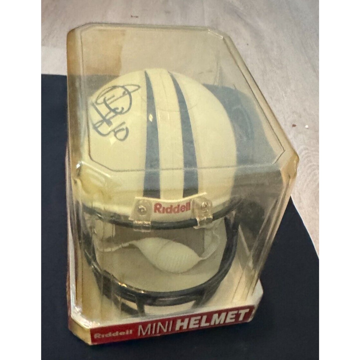 Vince Young Autographed Mini Helmet – Tennessee Titans #10 – Excellent Condition