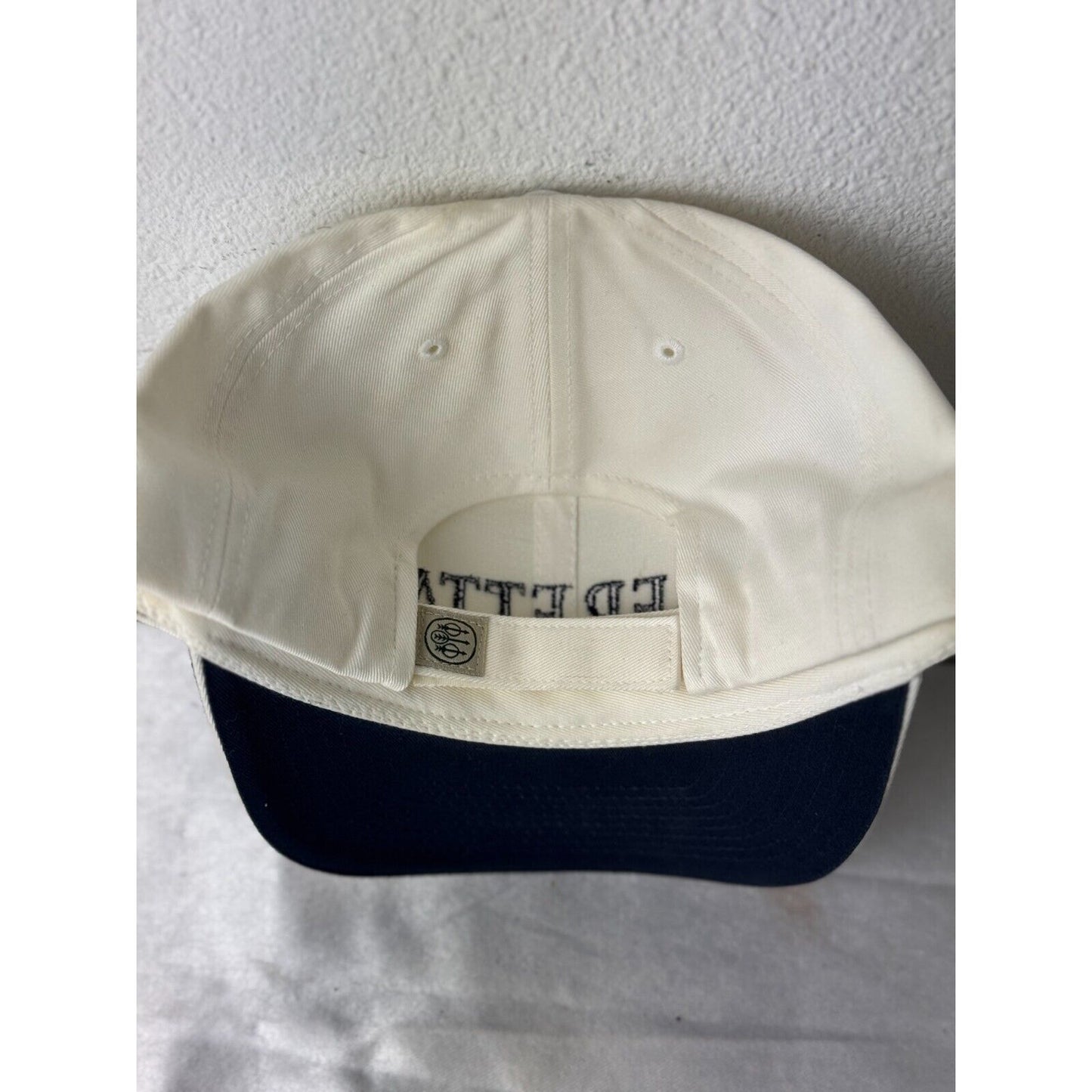 Beretta Core White Baseball Cap Adjustable Strapback Navy Brim Cotton