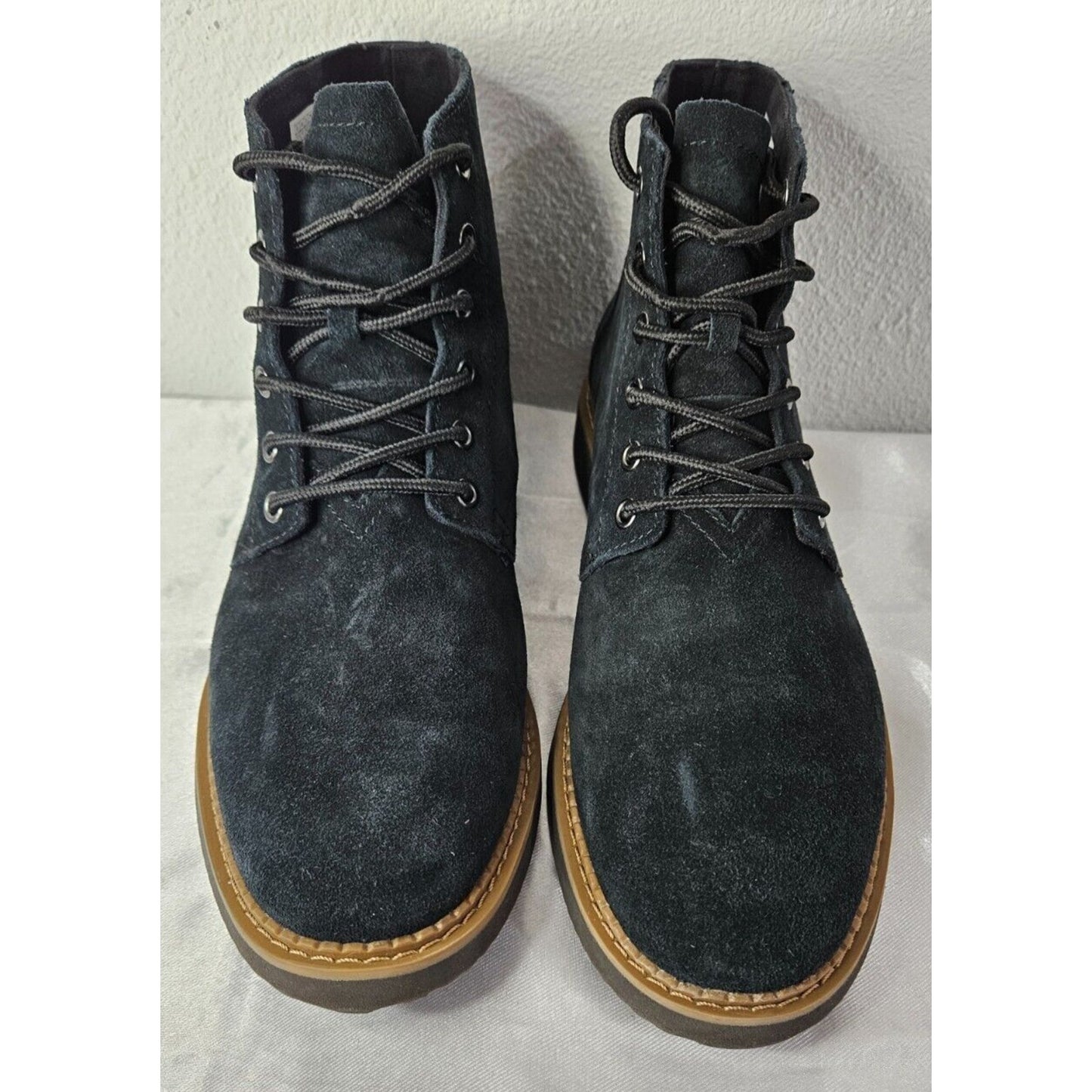 TOMS Navi Men's Black Suede Lace-Up Boots Size US 10.5 EU 43.5 Gently Used