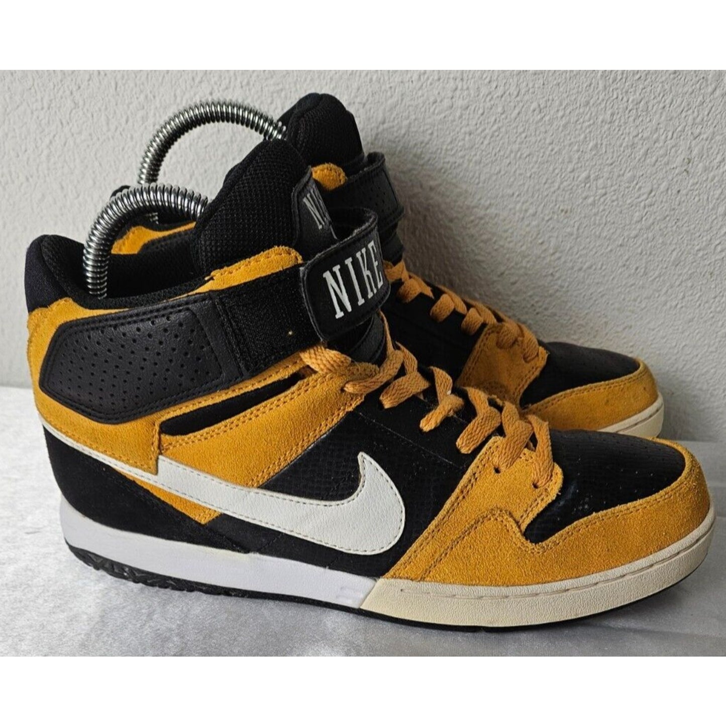 Nike Zoom Air High Top Sneakers Men’s 8.5 Black Yellow Retro Style