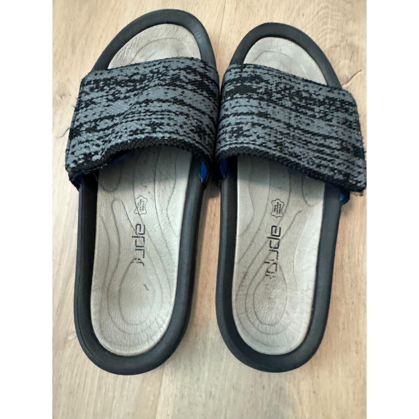 Hey Dude Slip-On Sandals Knit Black/Grey – Men’s Size 10 – Gently Used