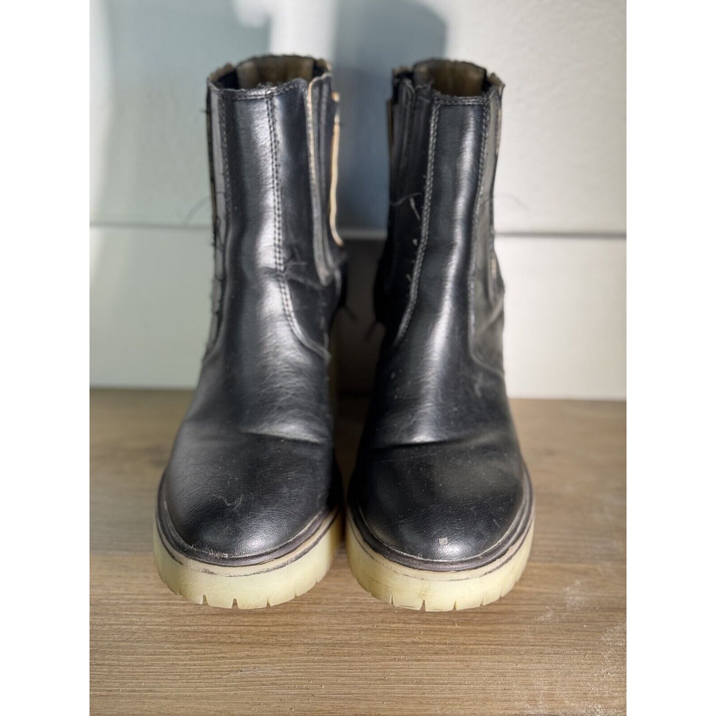 chunky platform Chelsea boots Size US 7