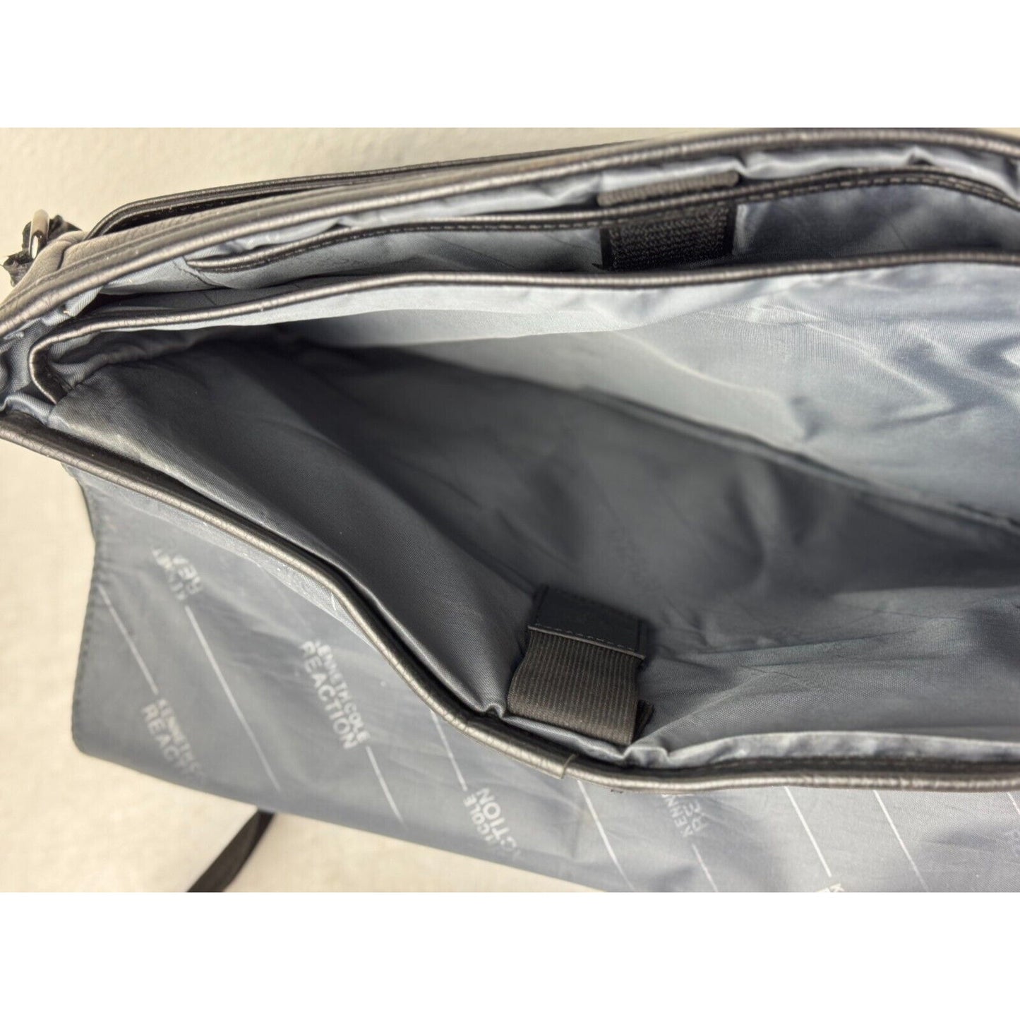 Kenneth Cole Reaction Black Leather Messenger Bag