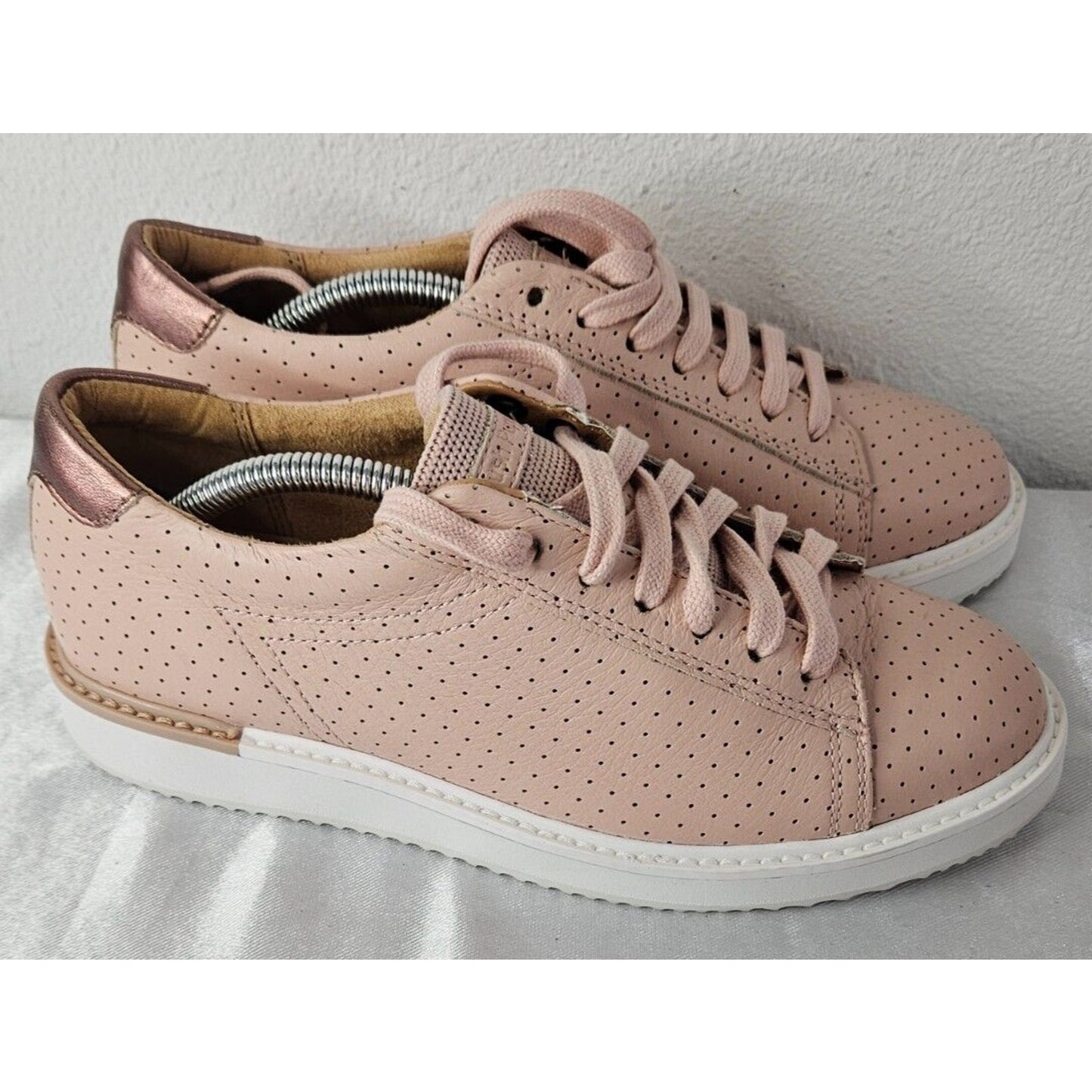 Hush Puppies Bounce Plus Sneakers Women’s 7.5 Pink Perforated Leather Casual