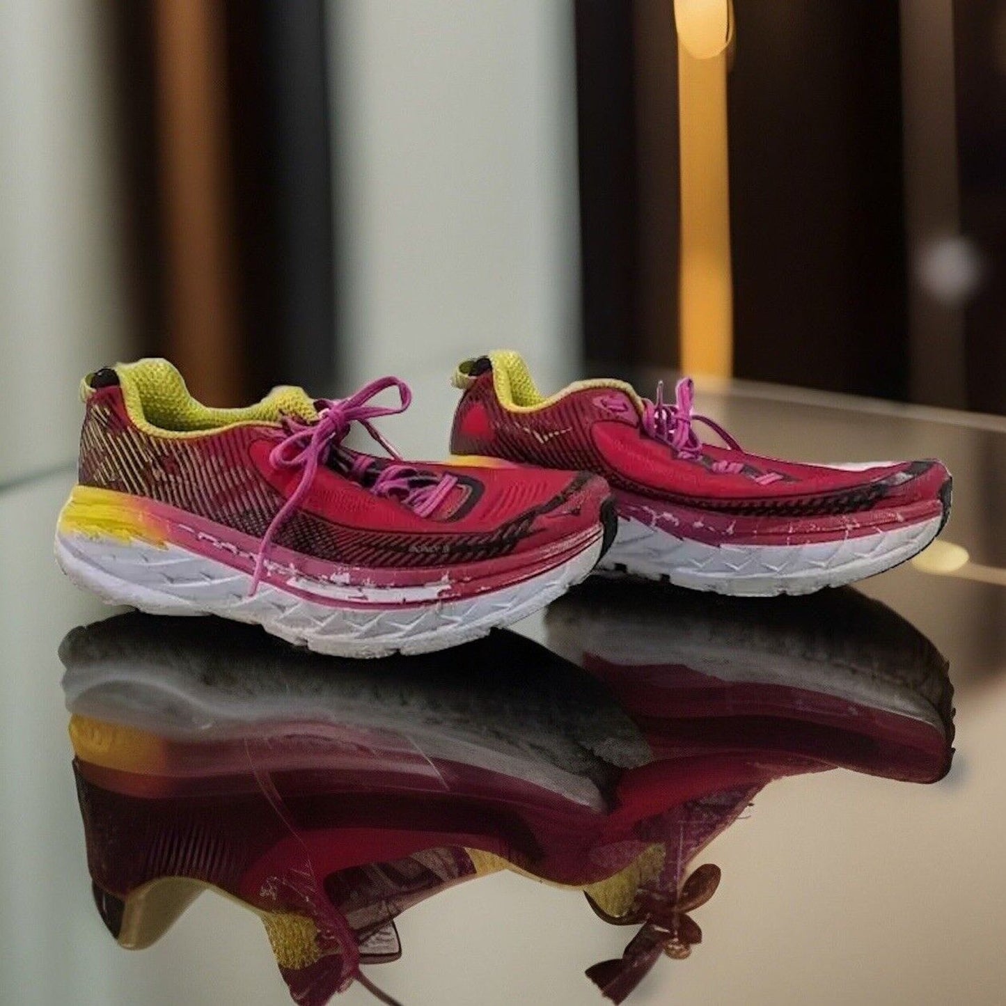 Hoka One One Bondi 5 Women’s Running Shoes – Virtual Pink/Blazing Yellow – Sz 9